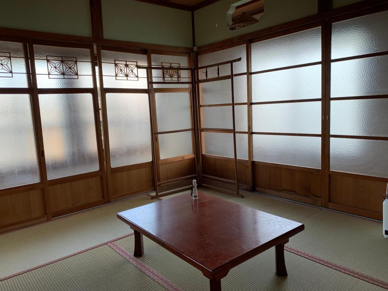 فندق Guest Cafe Kuchikumano Kamitondacho المظهر الخارجي الصورة